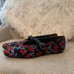 Floral Patterned Mary Jane Flats